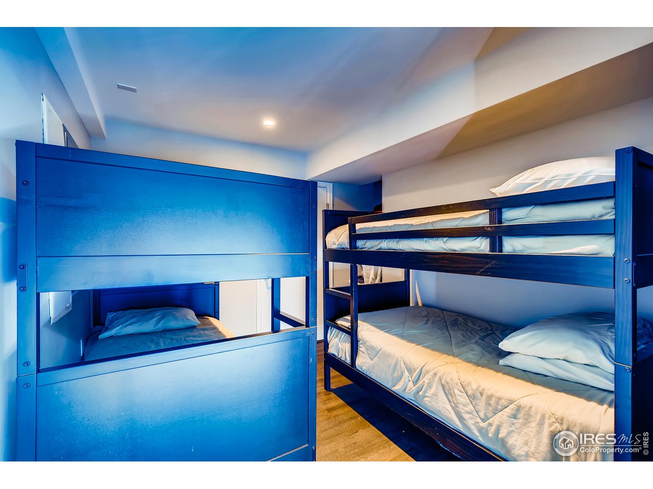 435 Valley View Drive Boulder, CO 80304 - Photo 29 of 40 a view of living room with furniture