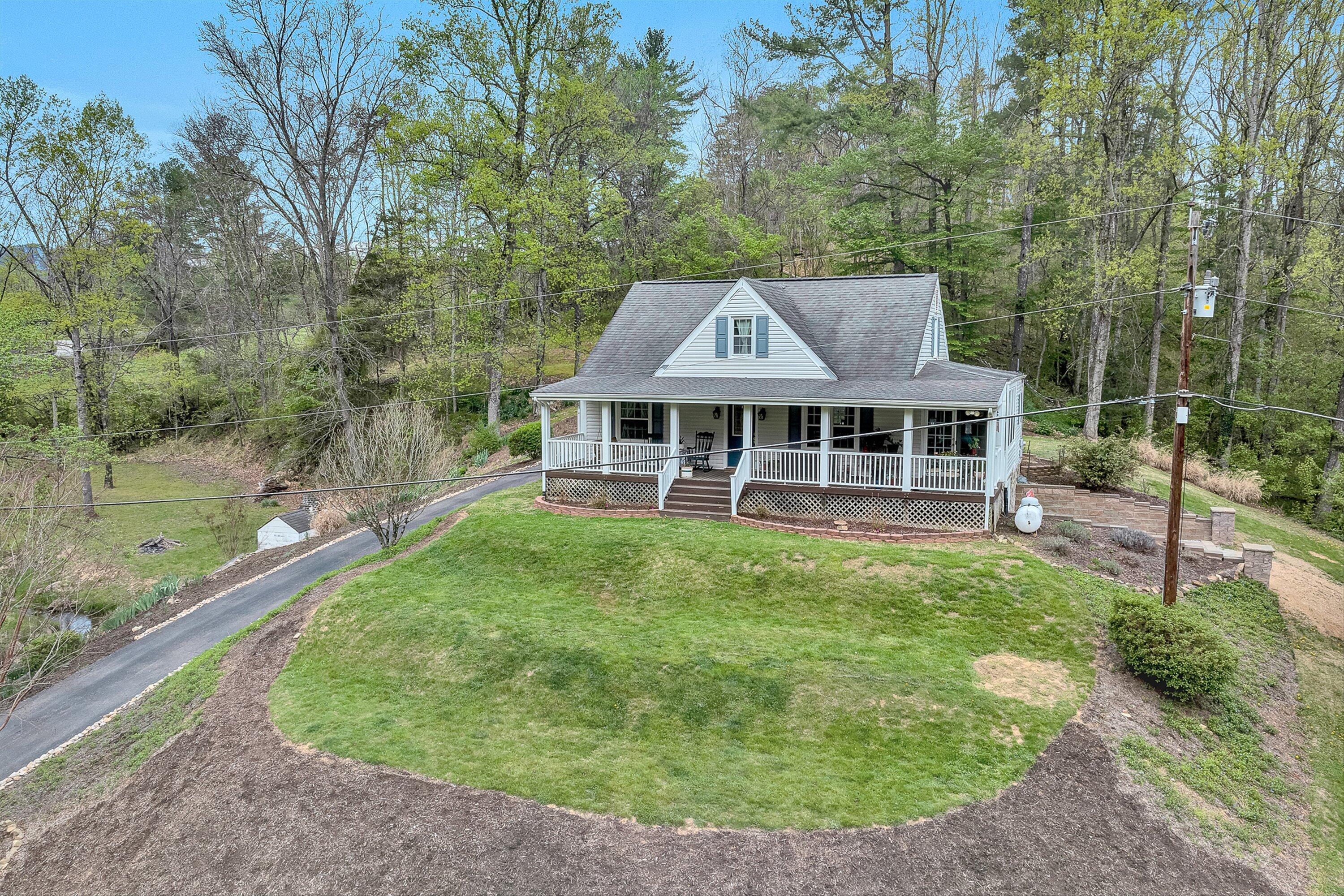 6923 Old Mill Road Roanoke, VA 24018 - Photo 3 of 35 01-VM-0020