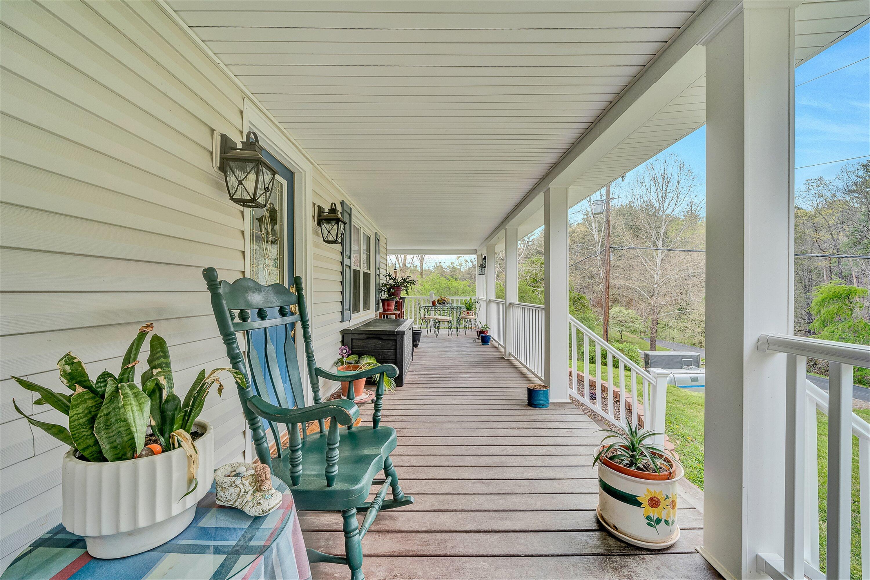 6923 Old Mill Road Roanoke, VA 24018 - Photo 5 of 35 05-VM-01647