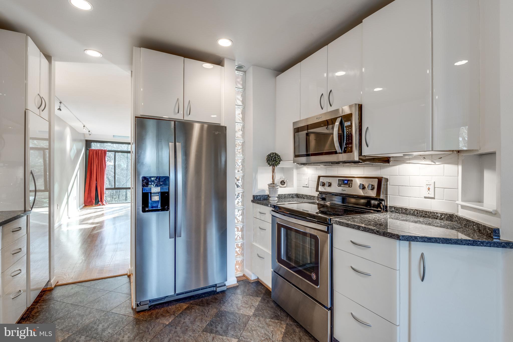 1754 Wainwright Drive Reston, VA 20190 - Photo 4 of 23 Kitchen