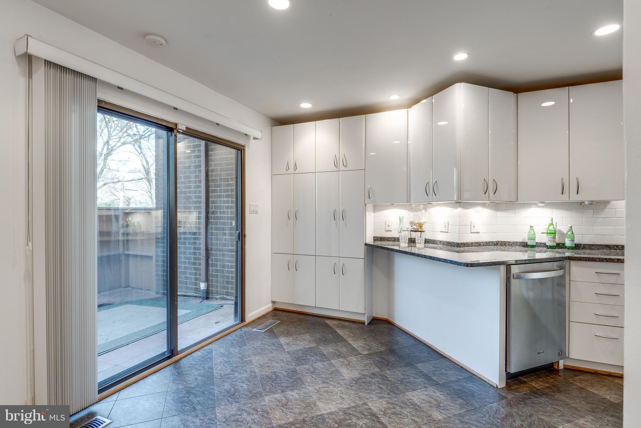 1754 Wainwright Drive Reston, VA 20190 - Photo 5 of 23 Breakfast Nook