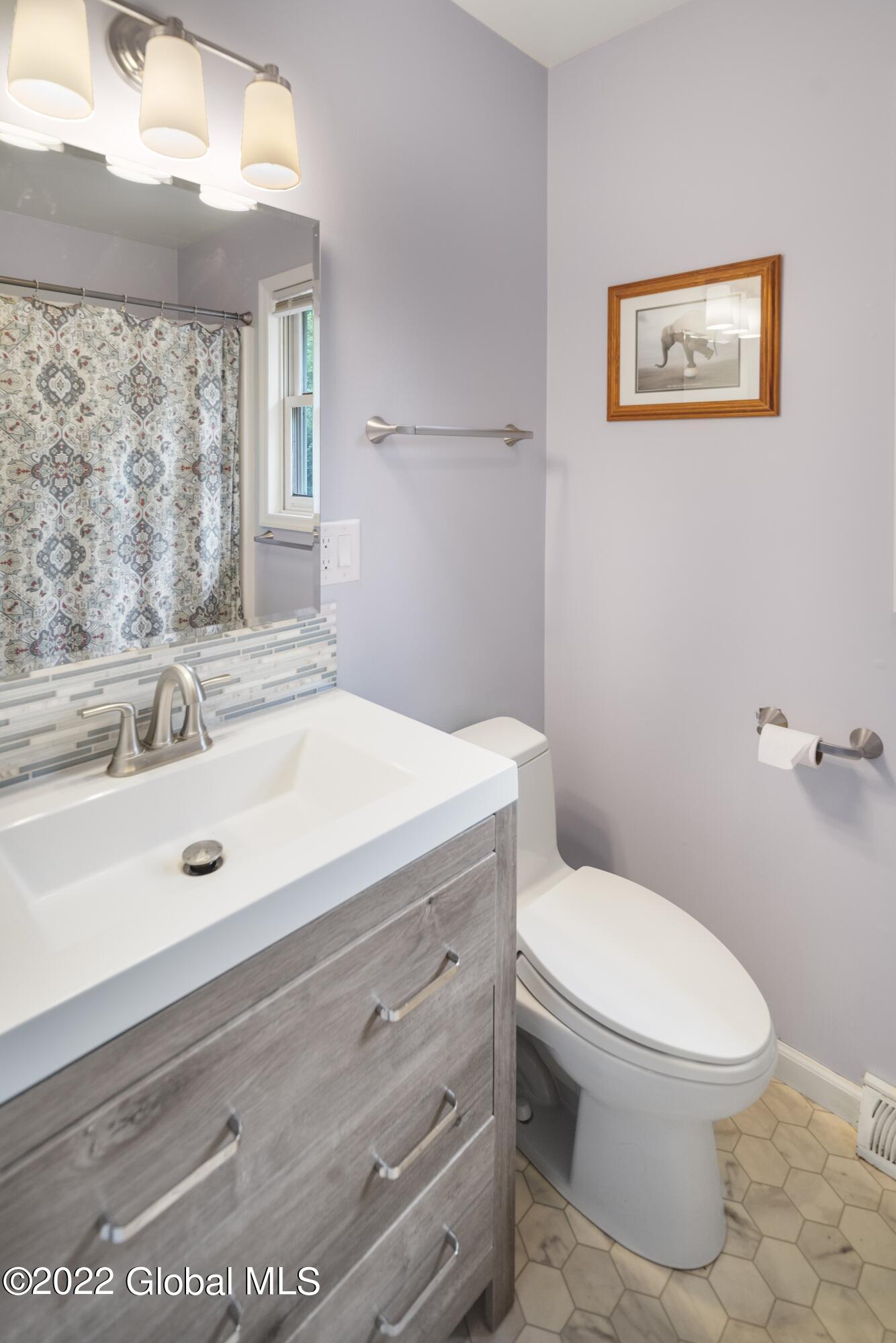 2580 Aqueduct Road Schenectady, NY 12309 - Photo 11 of 21 010-2580-aqueduct-road-niskayuna-ny-usa-