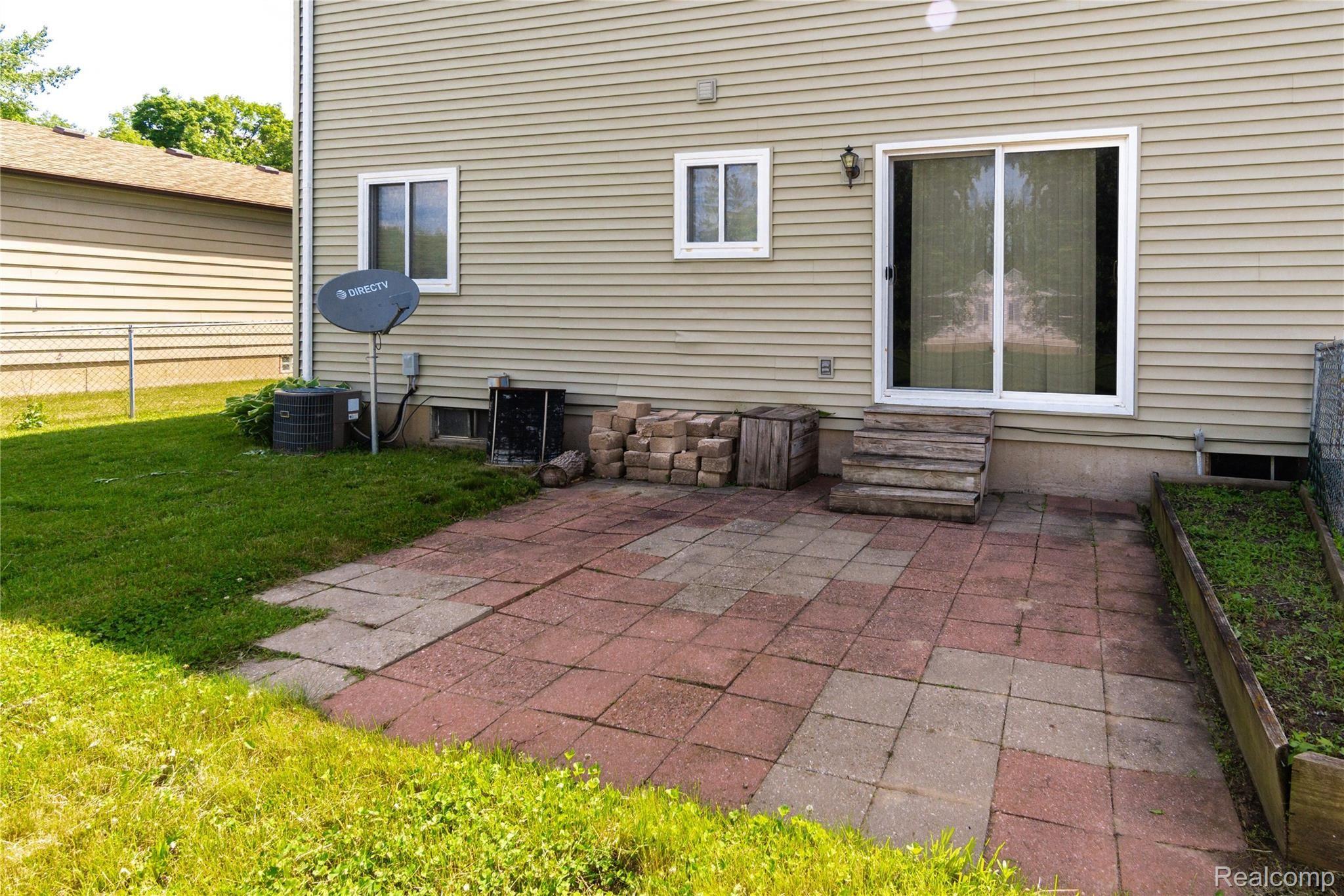 3476 Cone Avenue Rochester, MI 48309 - Photo 49 of 53 Exteriors (8 of 12).jpg