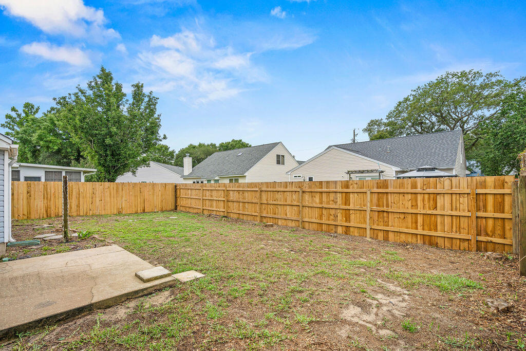 53 4th Street Shalimar, FL 32579 - Photo 38 of 47 a view of a terrace
