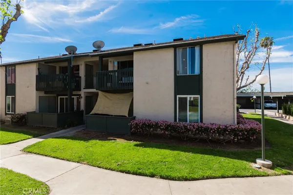 $499,000 | 23278 Orange, Unit 8, Lake Forest, CA 92630