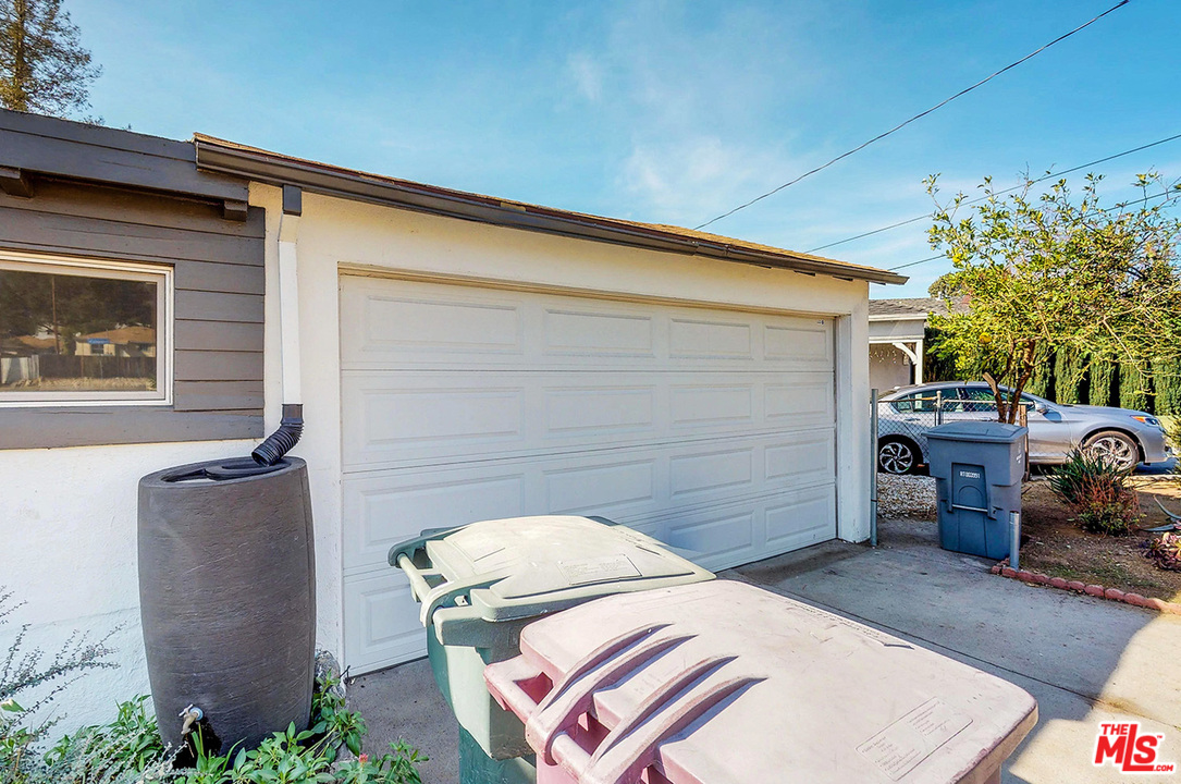 4357 Pennsylvania Avenue Glendale, CA 91214 - Photo 2 of 18