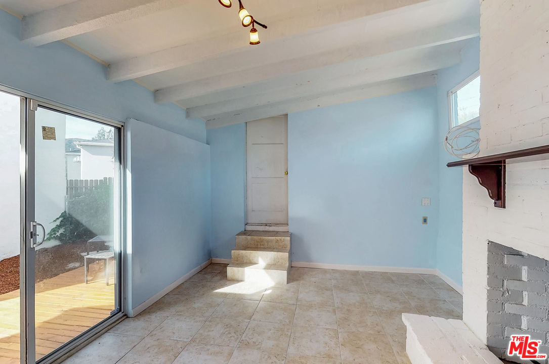 4357 Pennsylvania Avenue Glendale, CA 91214 - Photo 15 of 18