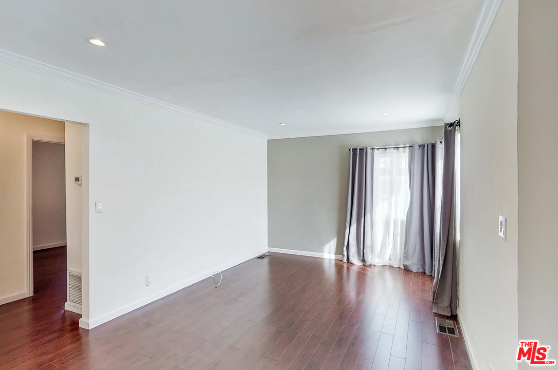 4357 Pennsylvania Avenue Glendale, CA 91214 - Photo 3 of 18