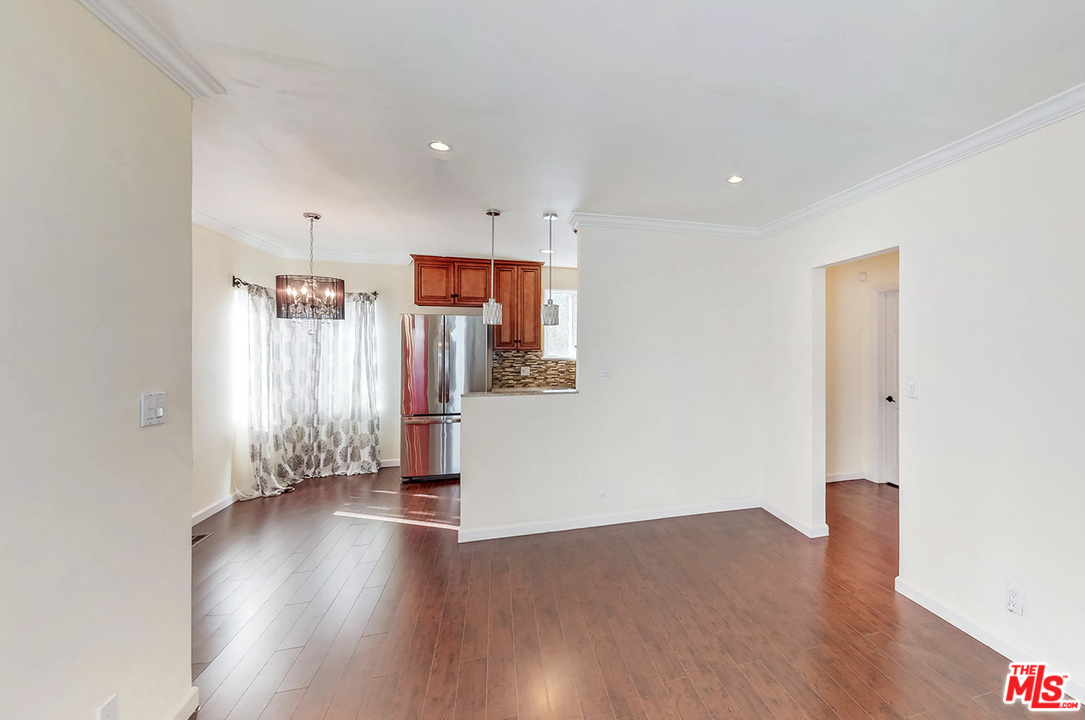 4357 Pennsylvania Avenue Glendale, CA 91214 - Photo 5 of 18