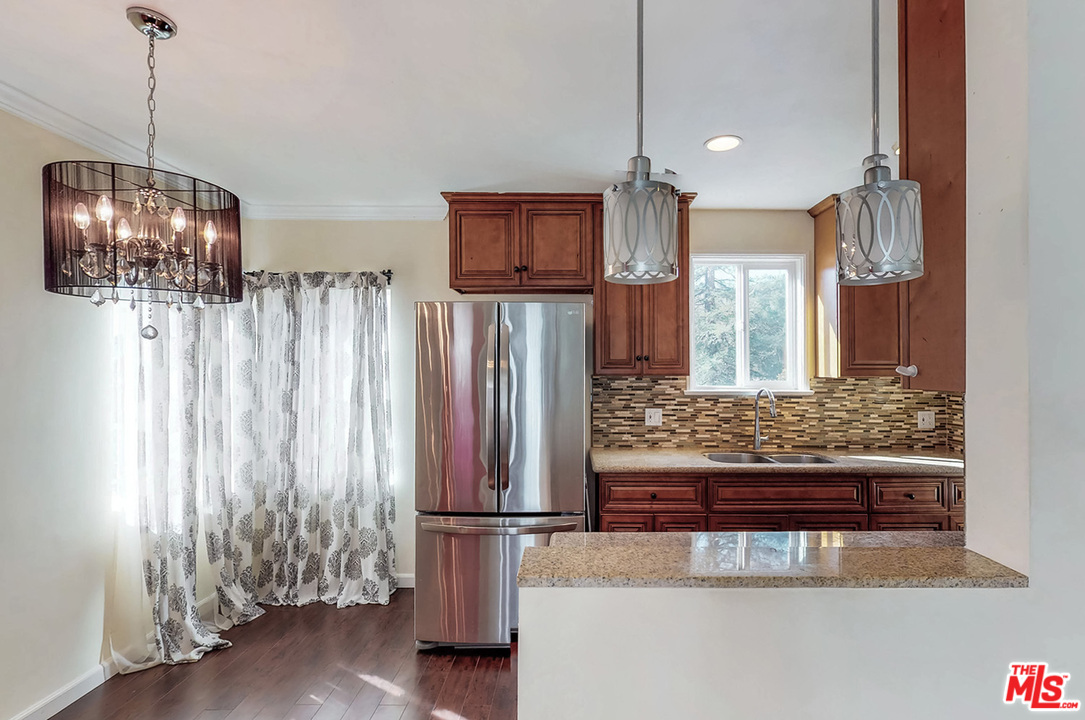 4357 Pennsylvania Avenue Glendale, CA 91214 - Photo 6 of 18