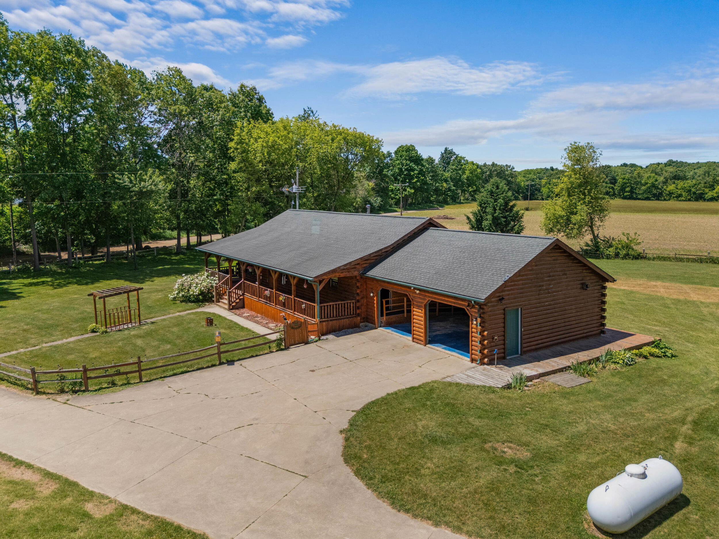 7470 Moreland Road Jonesville, MI 49250 - Photo 10 of 69 27_dji_20260615123735_0302_d