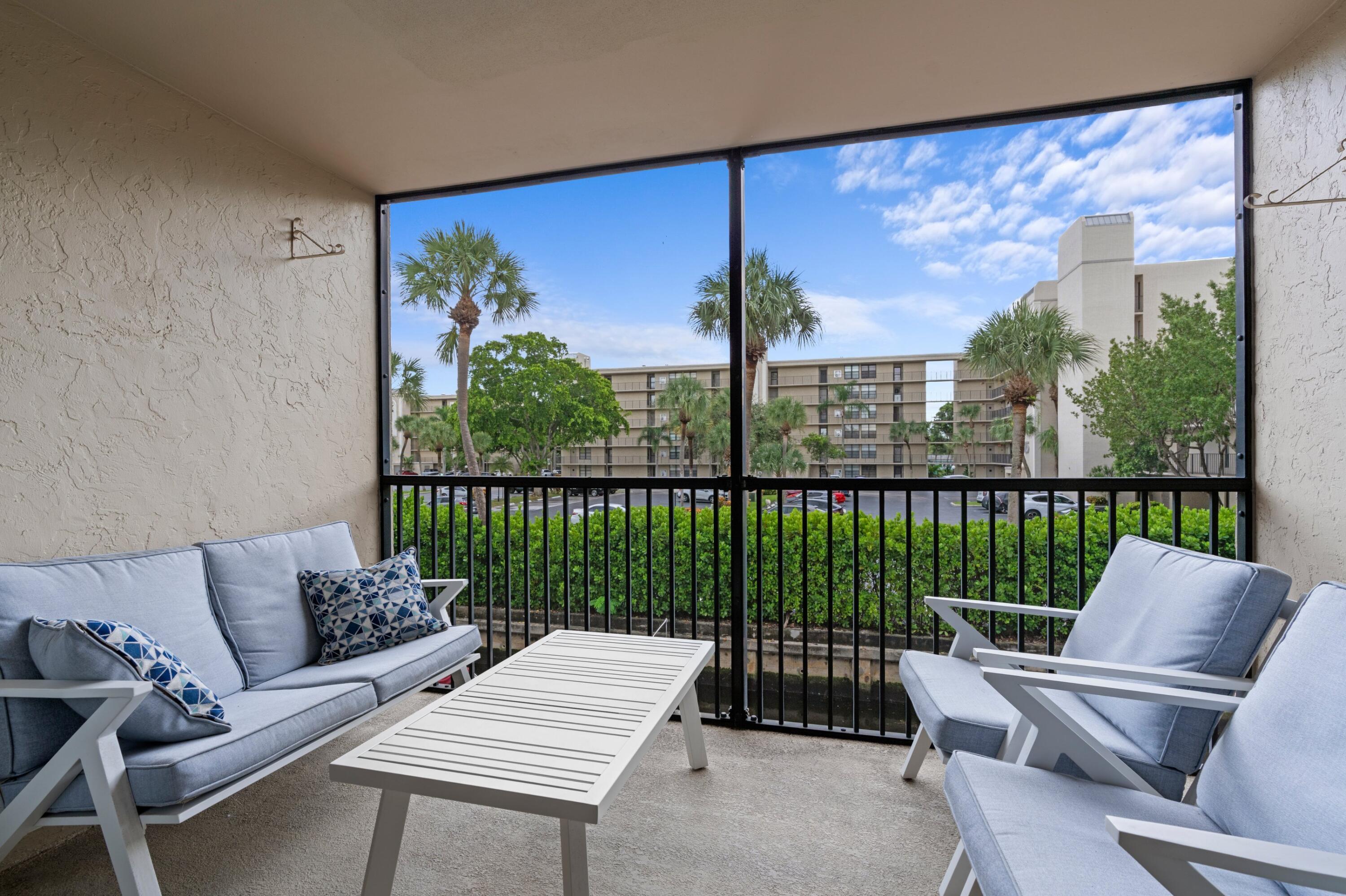 16 Royal Palm Way, Unit 2050 Boca Raton, FL 33432 - Photo 17 of 39 Patio