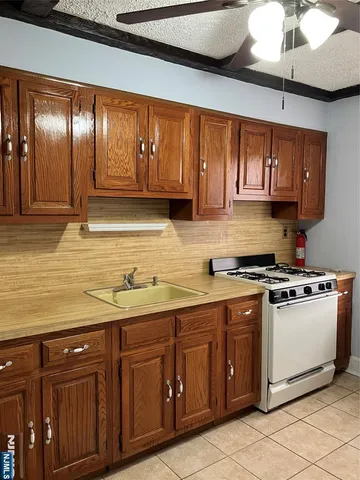 $2,250 | 490 Washington Avenue, Unit 2, Ridgefield, NJ 07657