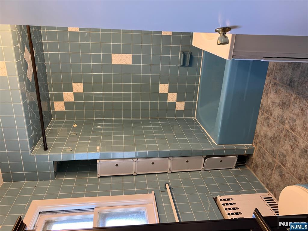 490 Washington Avenue, Unit 2 Ridgefield, NJ 07657 - Photo 12 of 13