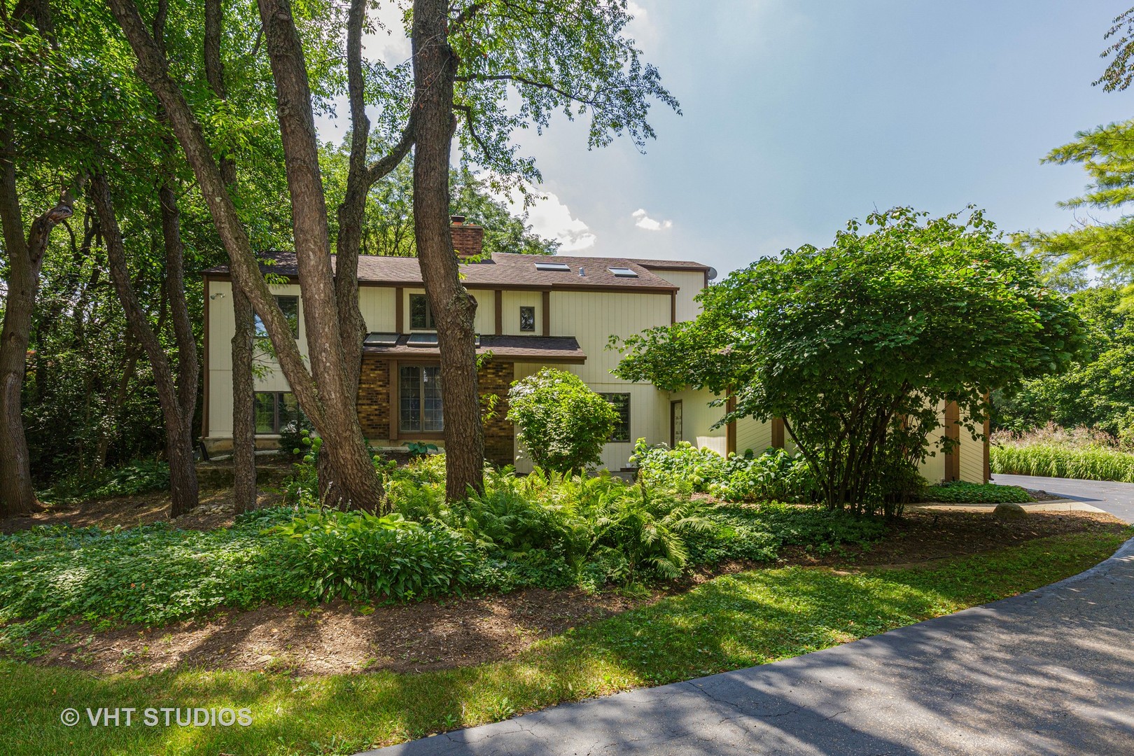 11-n072 Johnstoun Road Elgin, IL 60124 - Photo 1 of 35