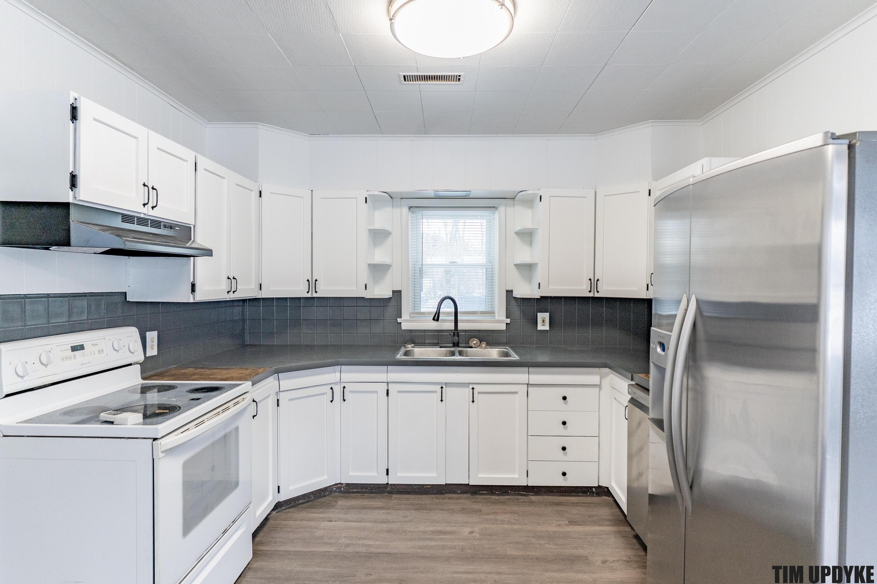 4015 Heights Ravenna Road Fruitport, MI 49415 - Photo 4 of 30 DSC05599