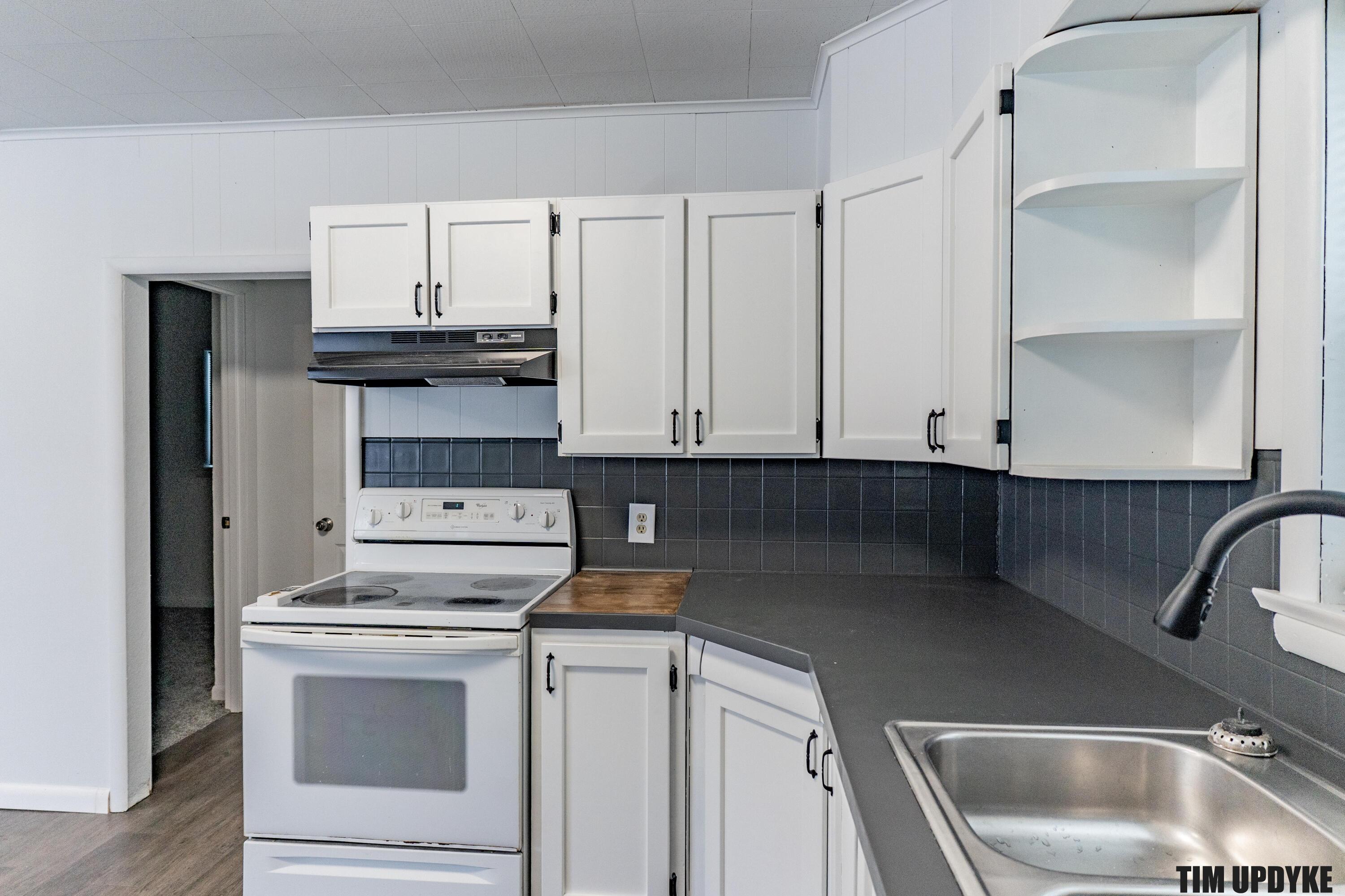 4015 Heights Ravenna Road Fruitport, MI 49415 - Photo 7 of 30 DSC05603