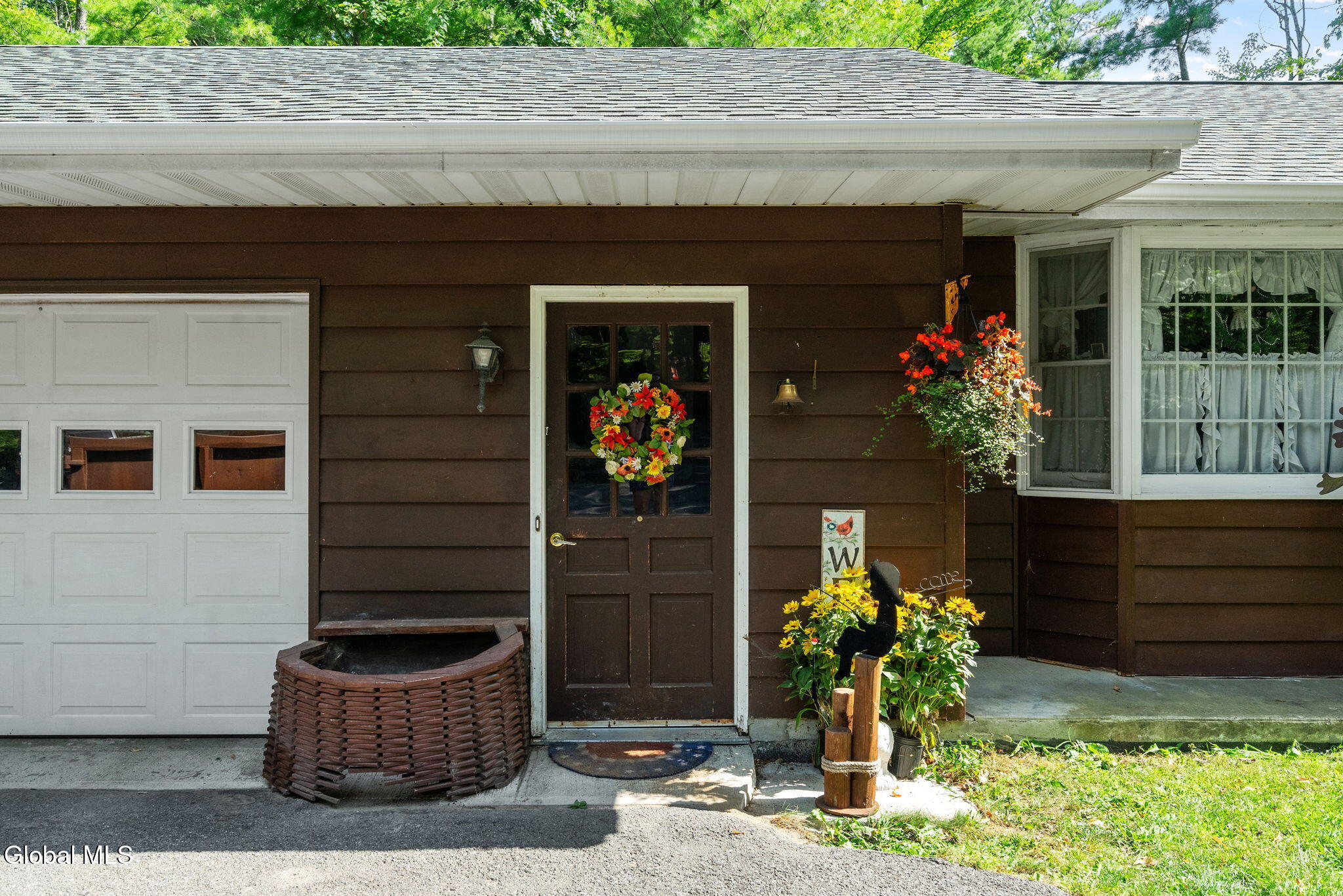 6575 Westfall Road Altamont, NY 12009 - Photo 4 of 53 18-web-or-mls-6575-westfall-rd