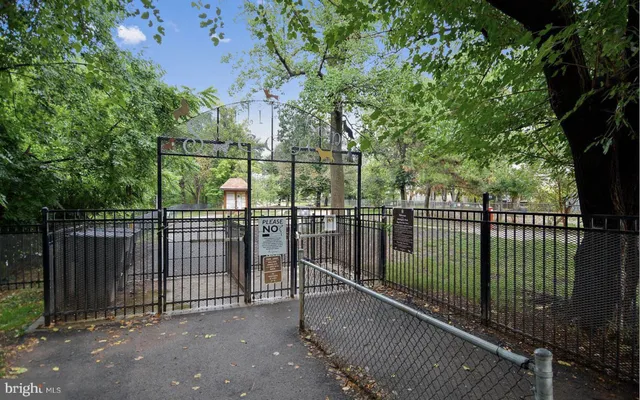 $3,200 | 2465 Army Navy Drive, Unit 1405, Arlington, VA 22206