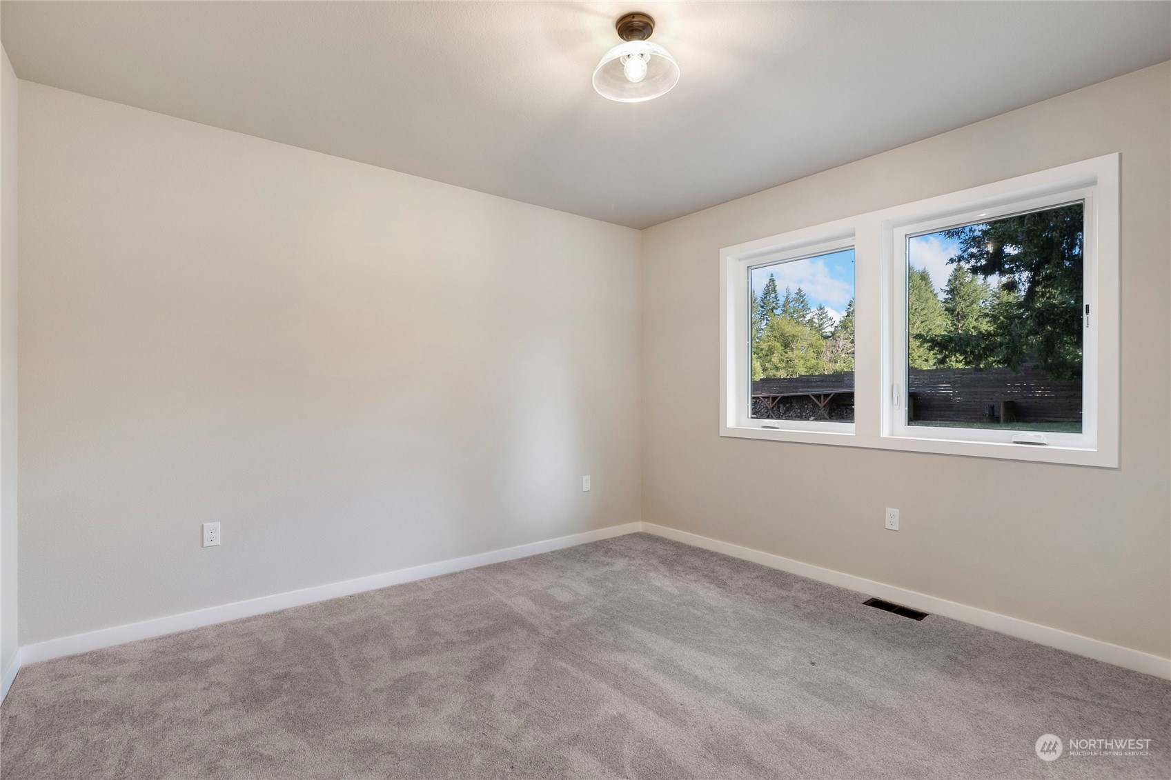 7226 Fairview Road Southwest Olympia, WA 98512 - Photo 26 of 35 Gallery Image 26