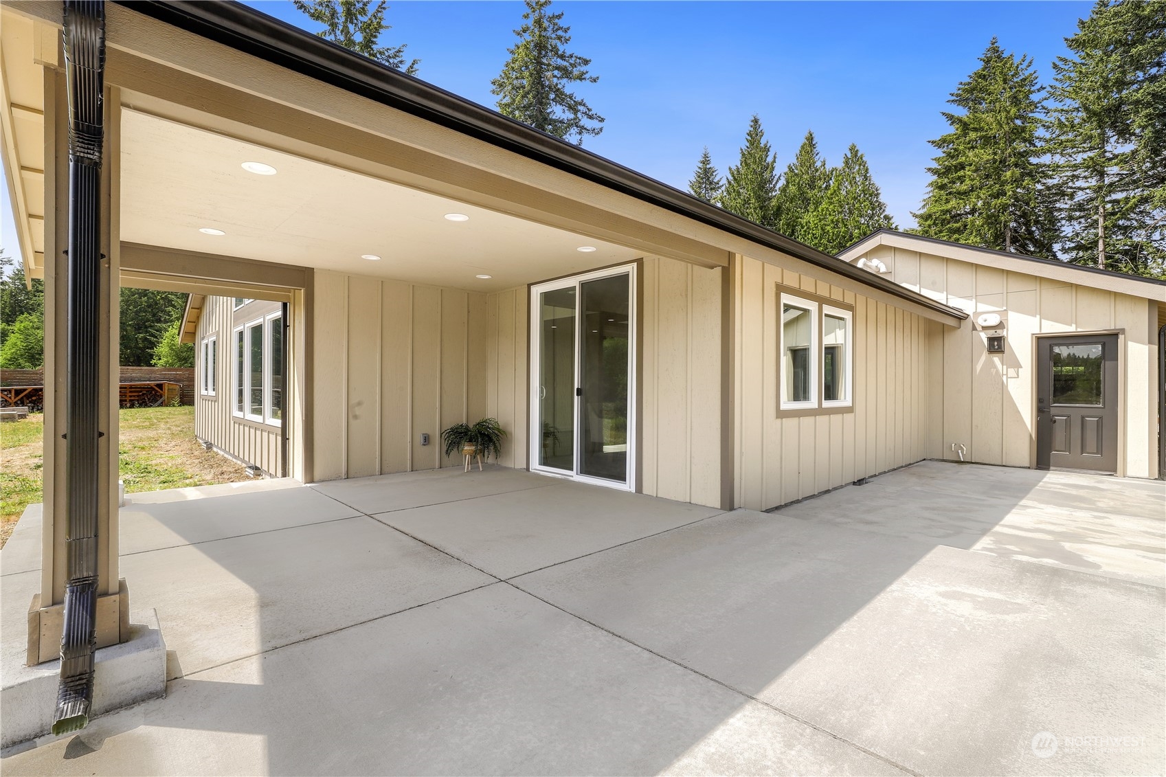 7226 Fairview Road Southwest Olympia, WA 98512 - Photo 28 of 35 Gallery Image 28