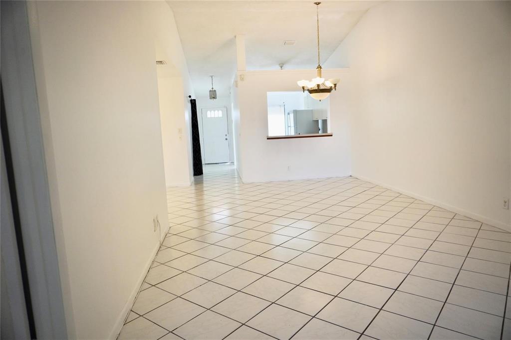 5600 North Park Road Dania Beach, FL 33312 - Photo 3 of 7 5600 living 2