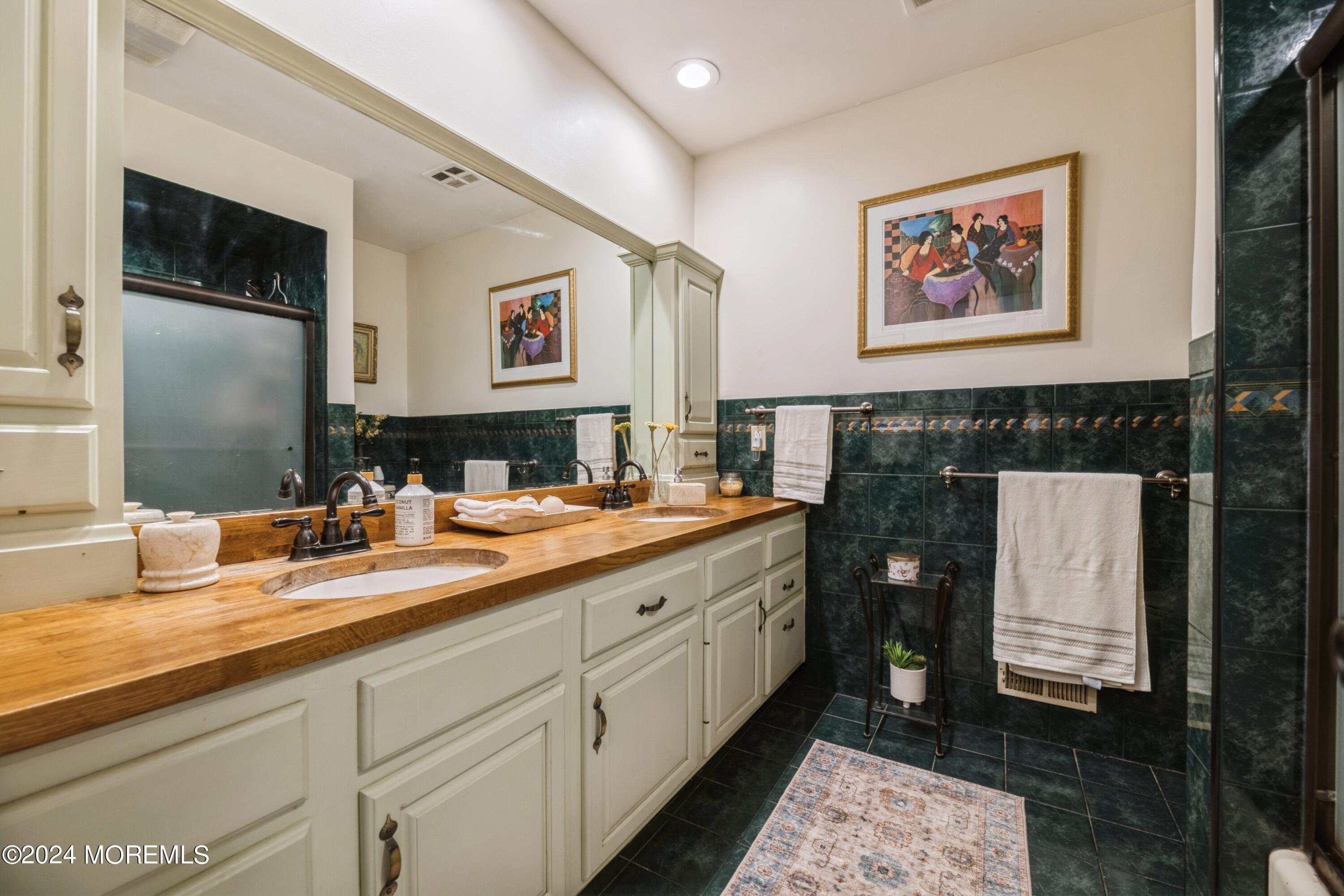 50 Centerville Road Holmdel, NJ 07733 - Photo 30 of 42 28_50CentervilleRd_2037_HiRes