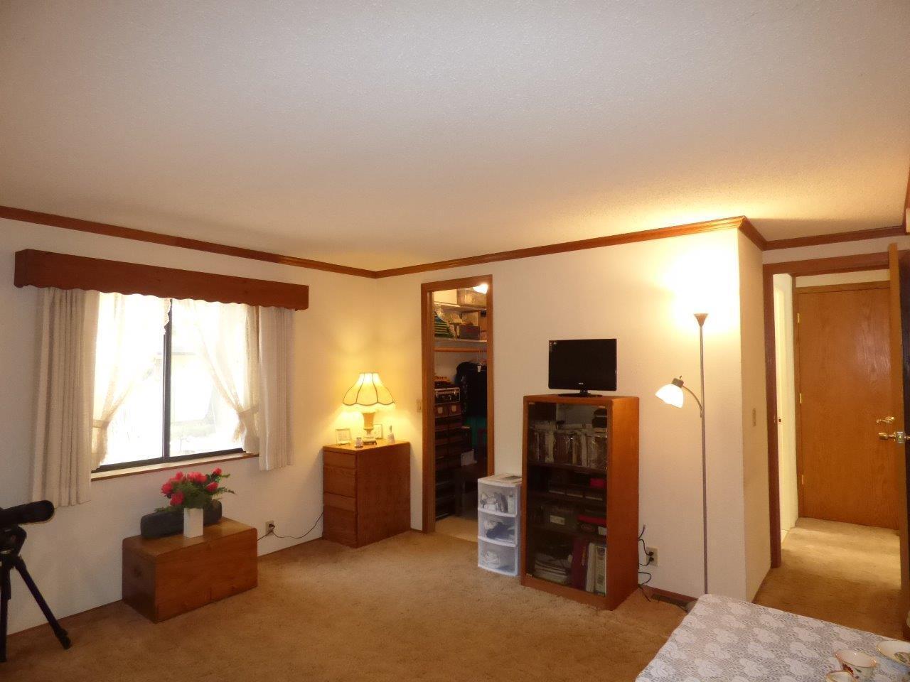 1500 Queens Branch Road Rogue River, OR 97537 - Photo 20 of 40 3rd Bedroom