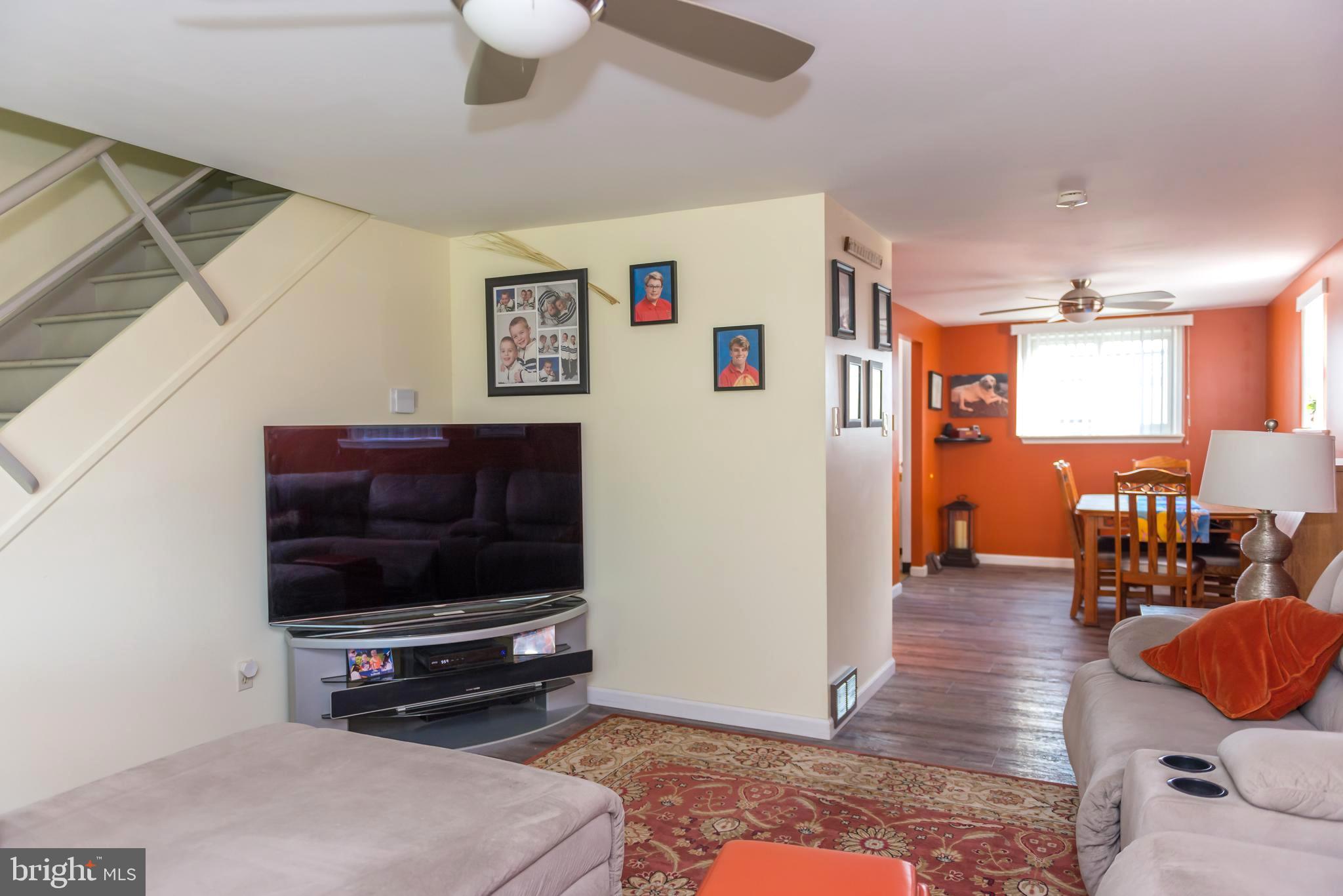 Spacious living room