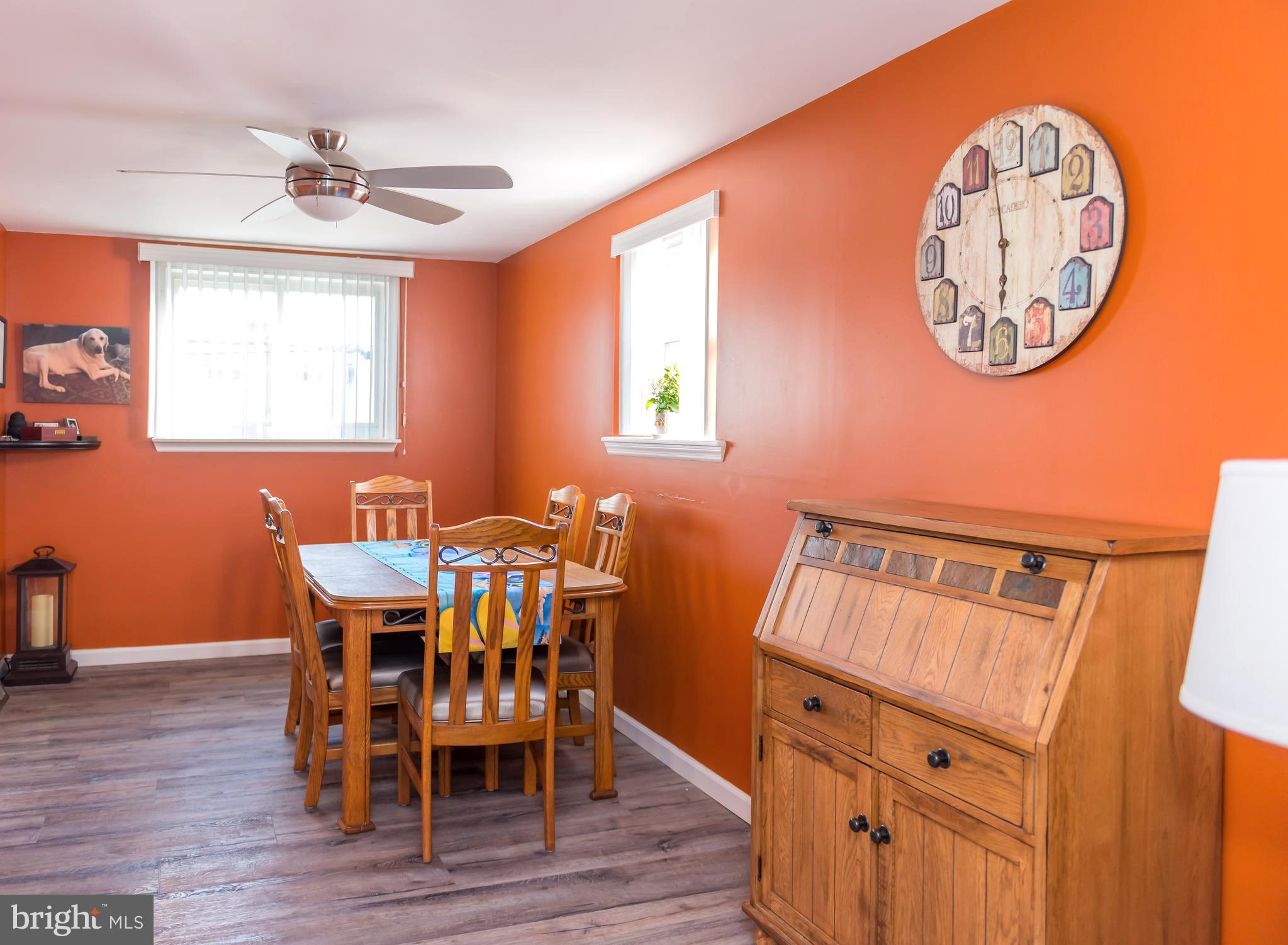 3444 Holyoke Road Philadelphia, PA 19114 - Photo 8 of 28 Large Dining area