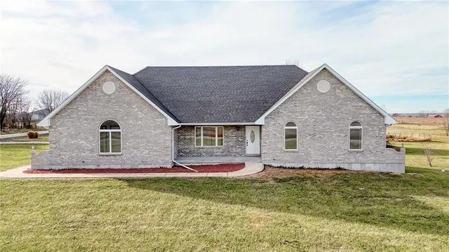 $489,900 | 1303 Southwest 500th Road, Holden, MO 64040
