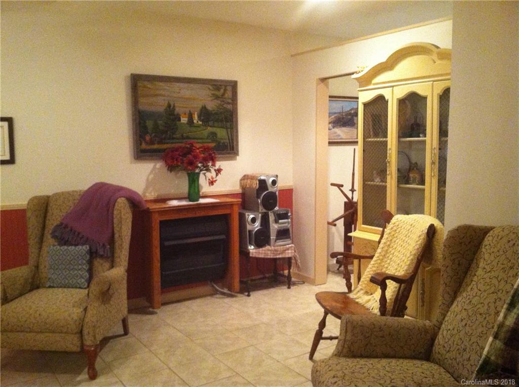 970 Henderson Road Franklin, NC 28734 - Photo 12 of 20 Gallery Image 12