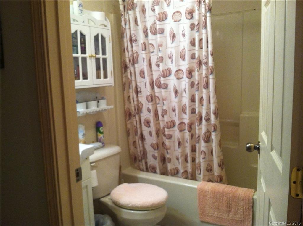 970 Henderson Road Franklin, NC 28734 - Photo 16 of 20 Gallery Image 16