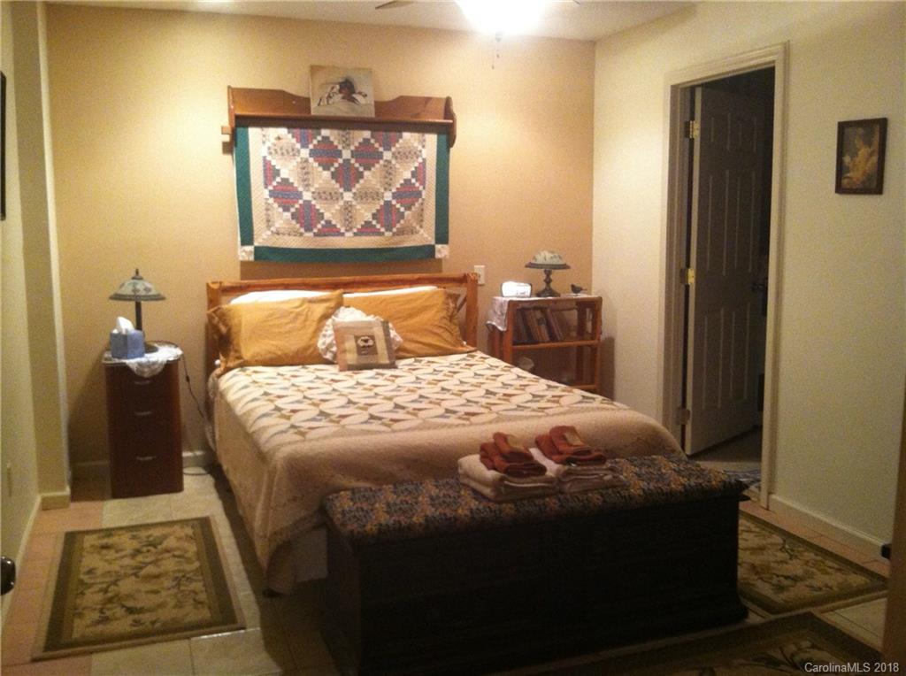 970 Henderson Road Franklin, NC 28734 - Photo 17 of 20 Gallery Image 17