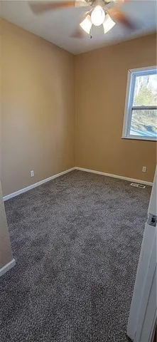 $1,200 | 512 Shady Avenue, St. Joseph, MO 64505