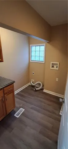 $1,200 | 512 Shady Avenue, St. Joseph, MO 64505