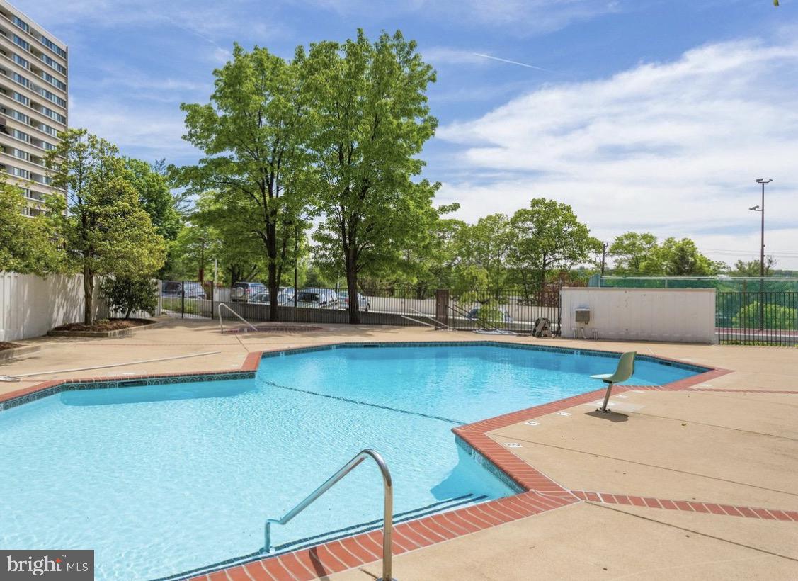 6101 Edsall Road, Unit 207 Alexandria, VA 22304 - Photo 31 of 41