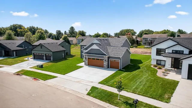 $479,900 | 239 Stonelake Drive Southeast, Rochester, MN 55904