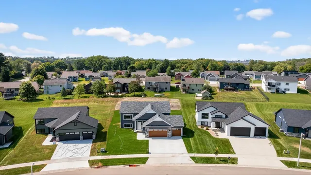 $479,900 | 239 Stonelake Drive Southeast, Rochester, MN 55904