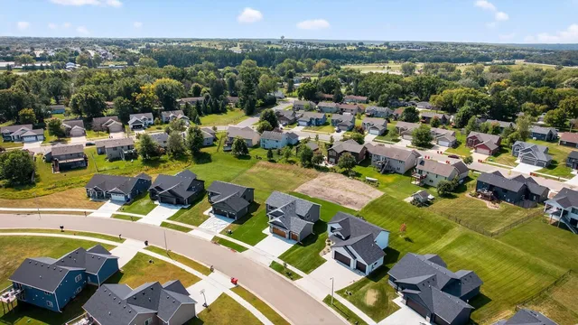 $479,900 | 239 Stonelake Drive Southeast, Rochester, MN 55904