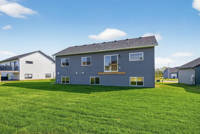 $479,900 | 239 Stonelake Drive Southeast, Rochester, MN 55904