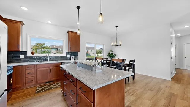 $479,900 | 239 Stonelake Drive Southeast, Rochester, MN 55904