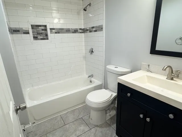 $2,500 | 347 Water Street, Unit 1, Quincy, MA 02169