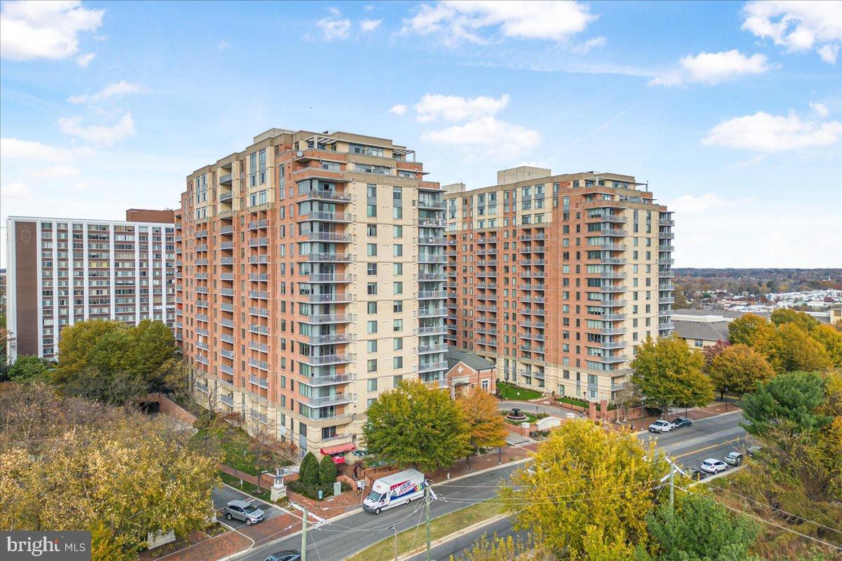 11710 Old Georgetown Road, Unit 121 North Bethesda, MD 20852 - Photo 34 of 35 a view of a city with tall buildings