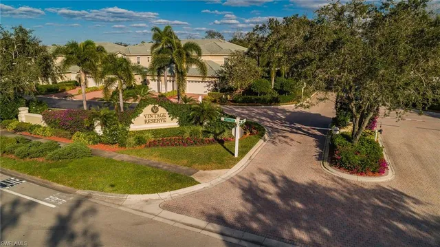 $625,000 | 642 Vintage Reserve Circle, Unit 3D, Naples, FL 34119