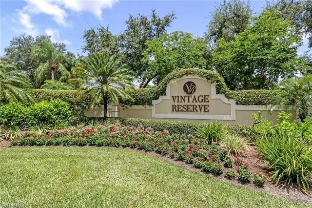 $625,000 | 642 Vintage Reserve Circle, Unit 3D, Naples, FL 34119