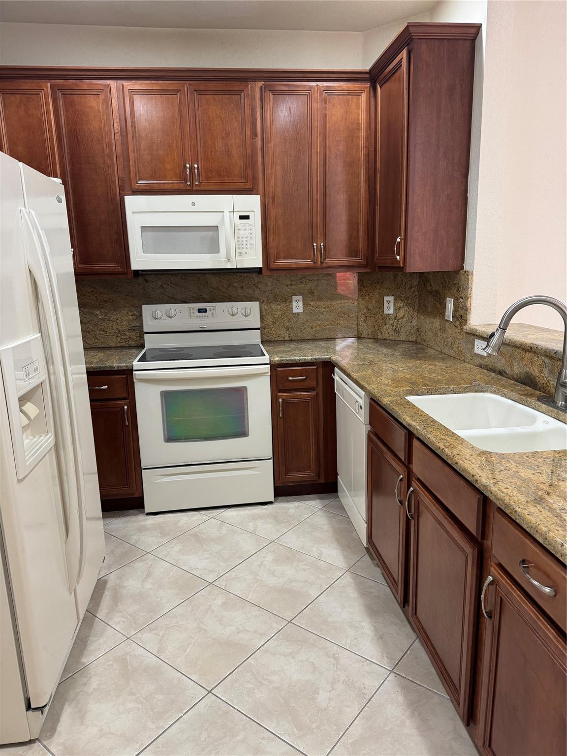 5802 Hampton Hills Boulevard, Unit 5802 Fort Lauderdale, FL 33321 - Photo 7 of 22 Photo 7