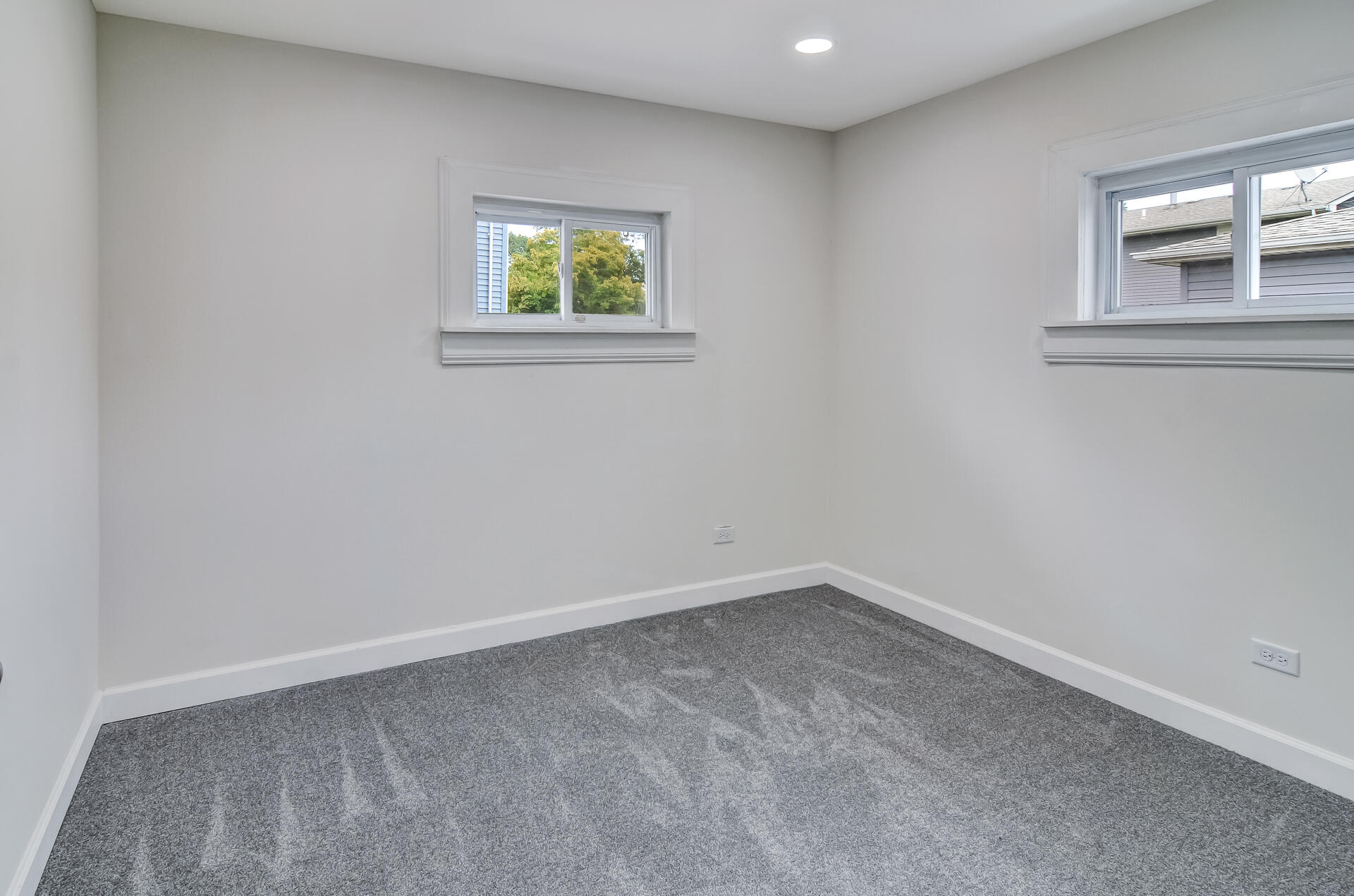 246 142nd Street Hammond, IN 46327 - Photo 27 of 30 an empty room with windows