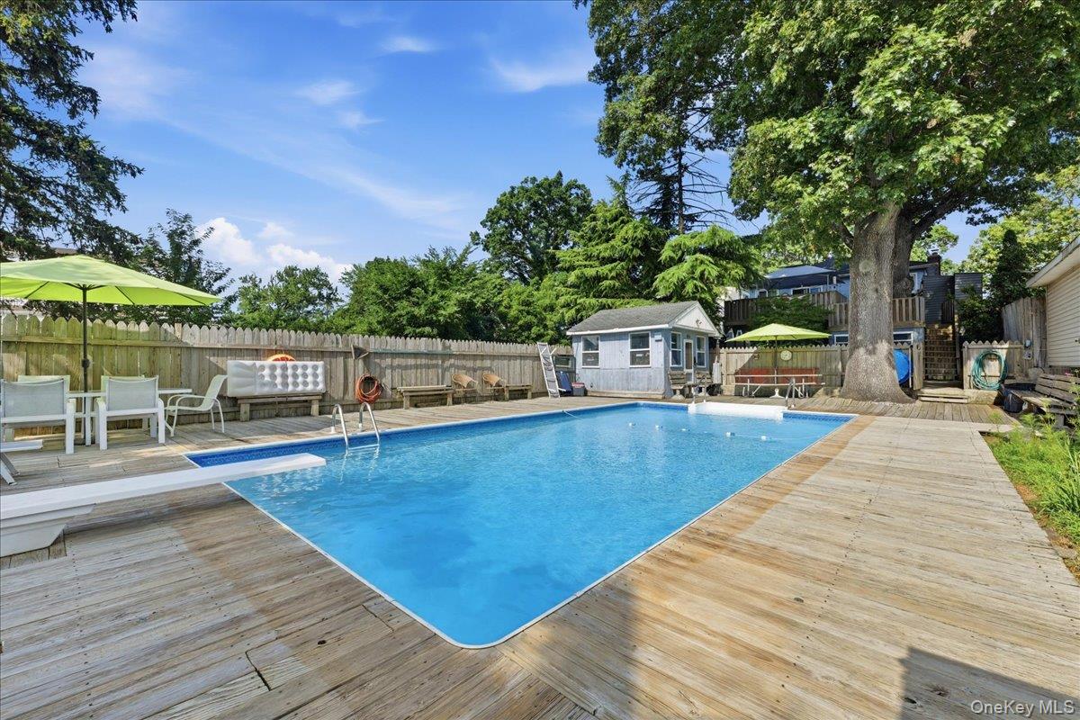 167 Lyon Street Valley Stream, NY 11580 - Photo 5 of 35