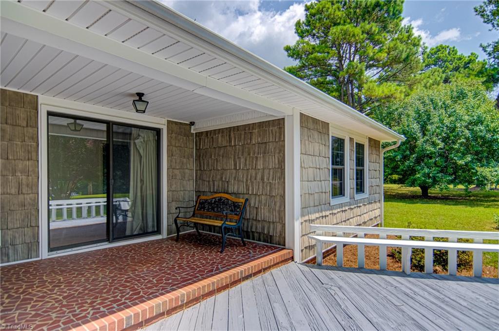 8495 Reynolda Road Pfafftown, NC 27040 - Photo 3 of 37 Gallery Image 3